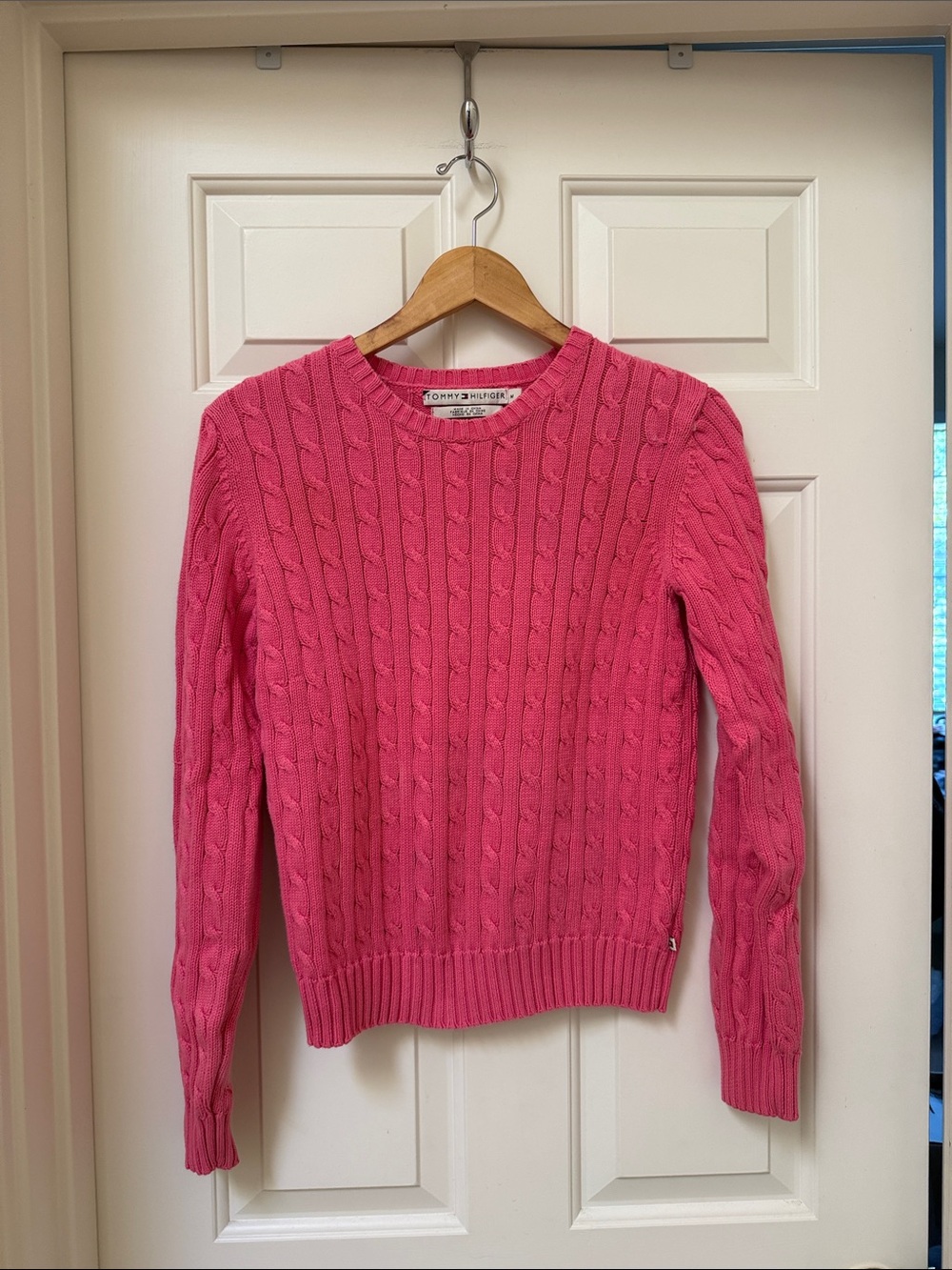 100% Cotton Tommy Hilfiger Women's Preppy collegiate Cable Knit sweater - medium